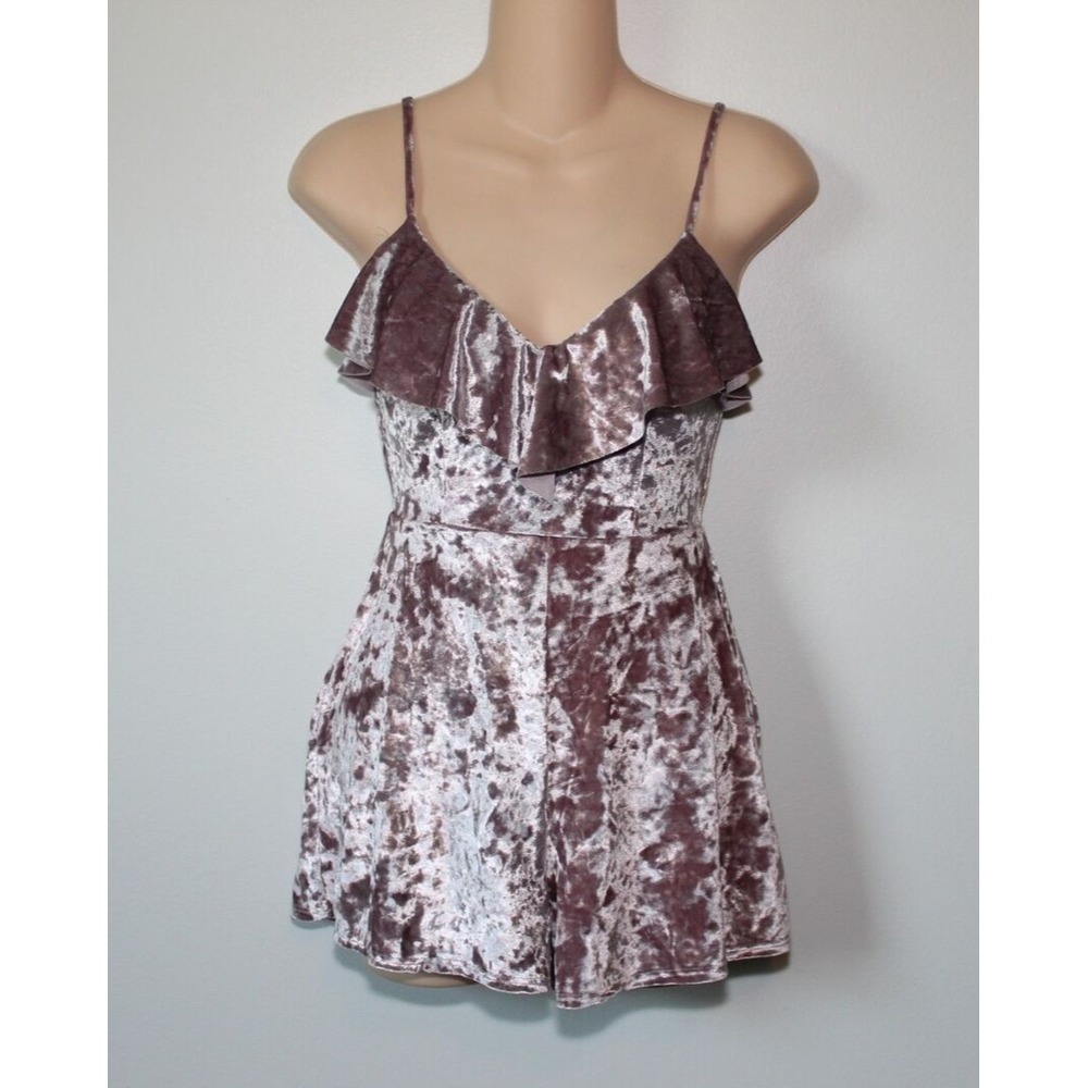 NEW Urban Outfitters Crushed Velvet Romper Blush Pink XS Party Date Night Glam - Picture 2 of 11